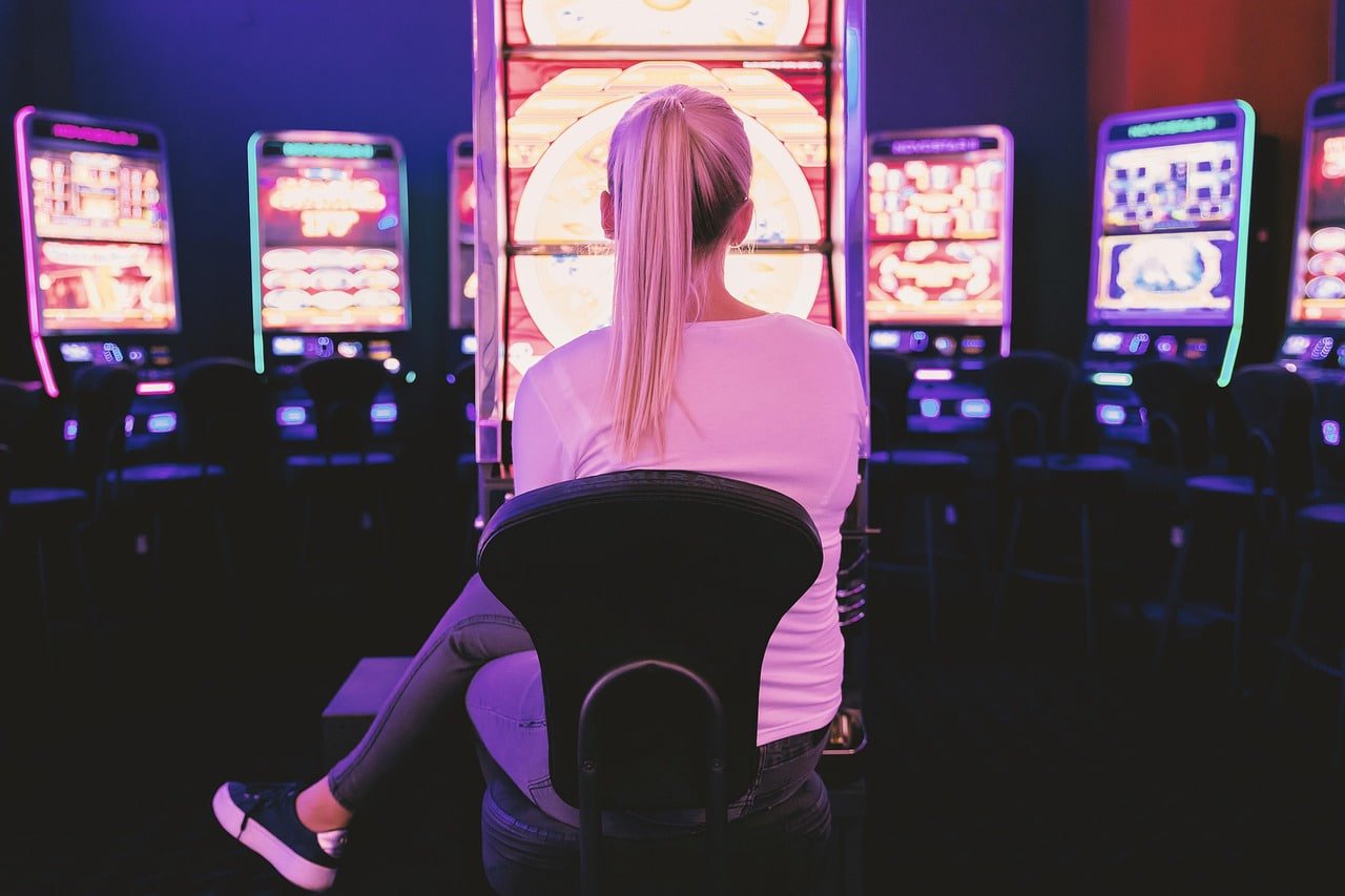 Ringkasan tingkatan akun pada layar ponsel